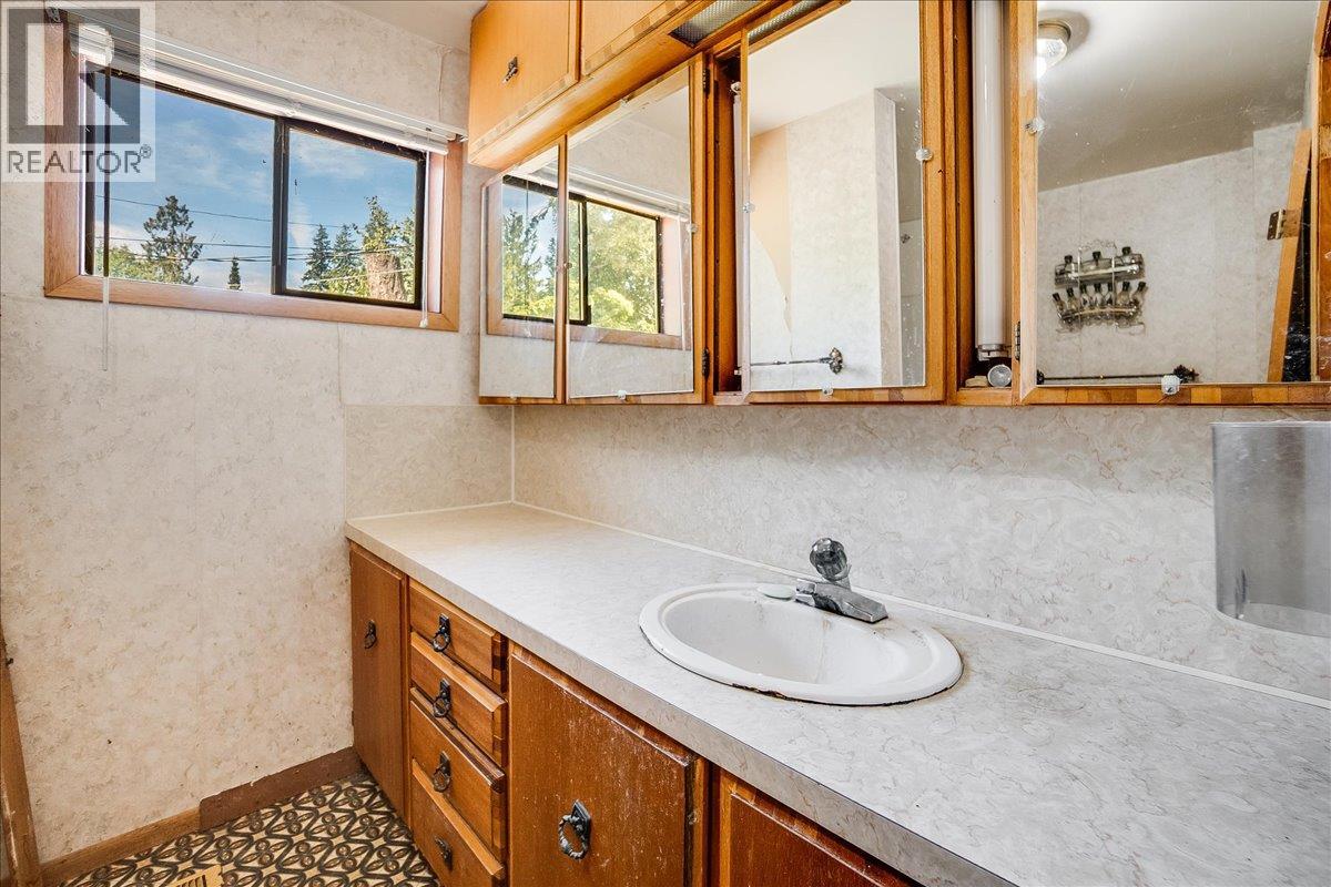 7691 Balfour Wharf Road, Balfour