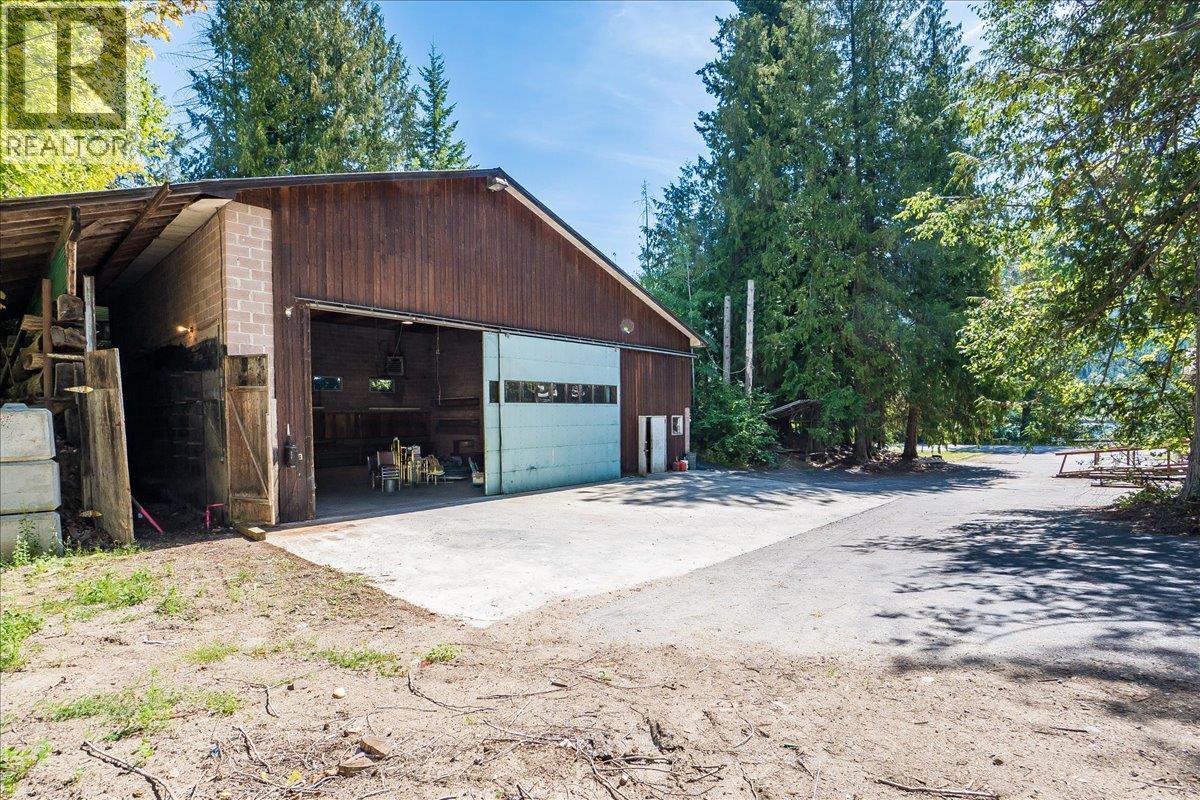7691 Balfour Wharf Road, Balfour