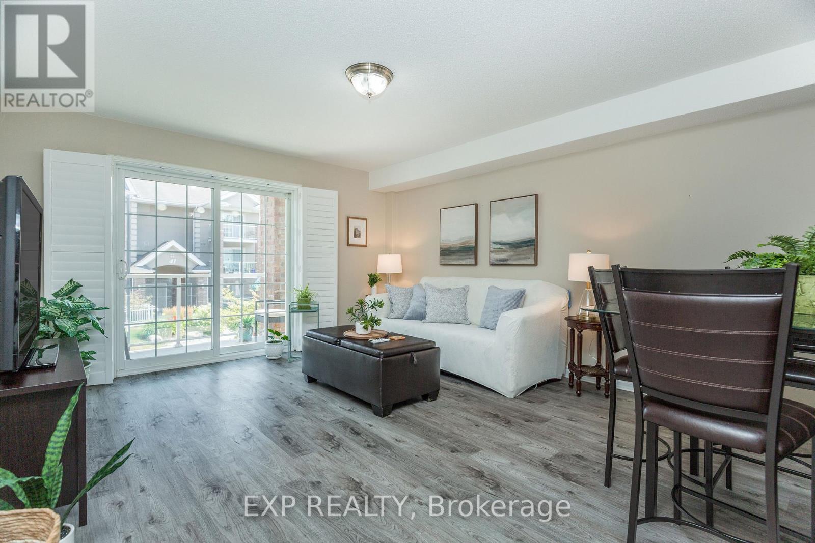 Photo 8 of 18 39 Coulter Street, Barrie ON