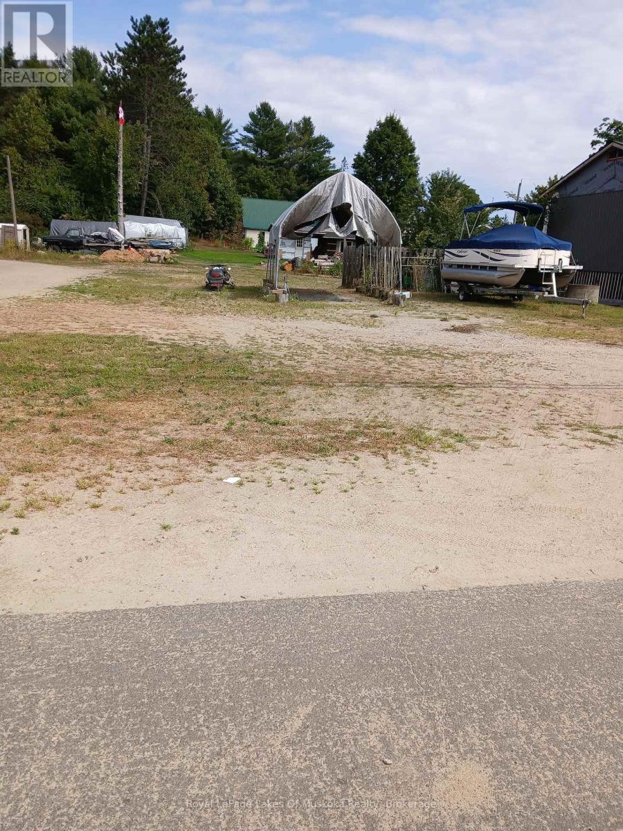 Photo 2 of 15 Bridge Street, Lake Of Bays ON