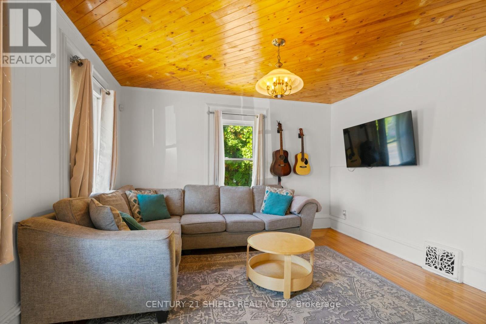 Photo 18 of 415 Water Street E, Cornwall ON