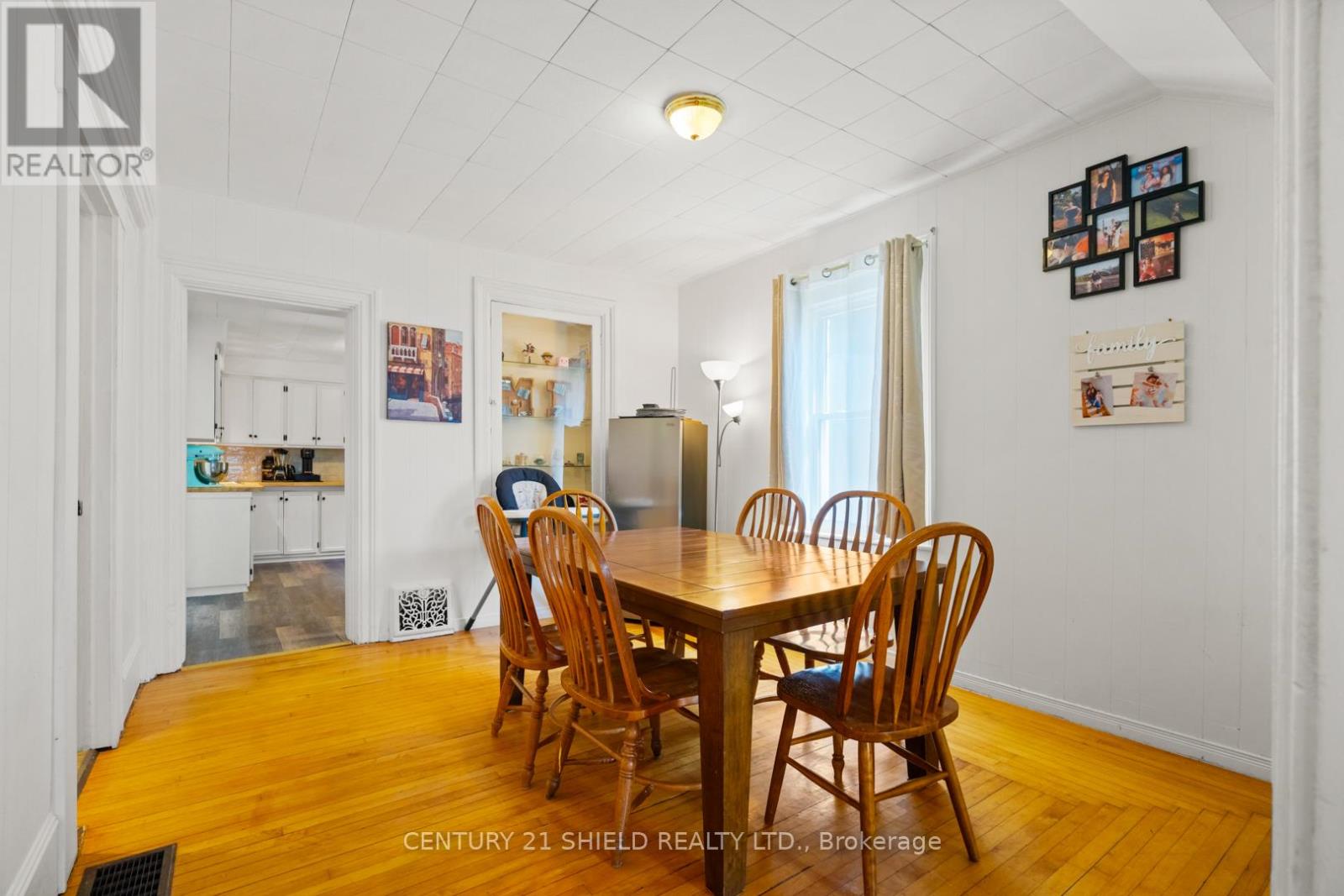 Photo 20 of 415 Water Street E, Cornwall ON