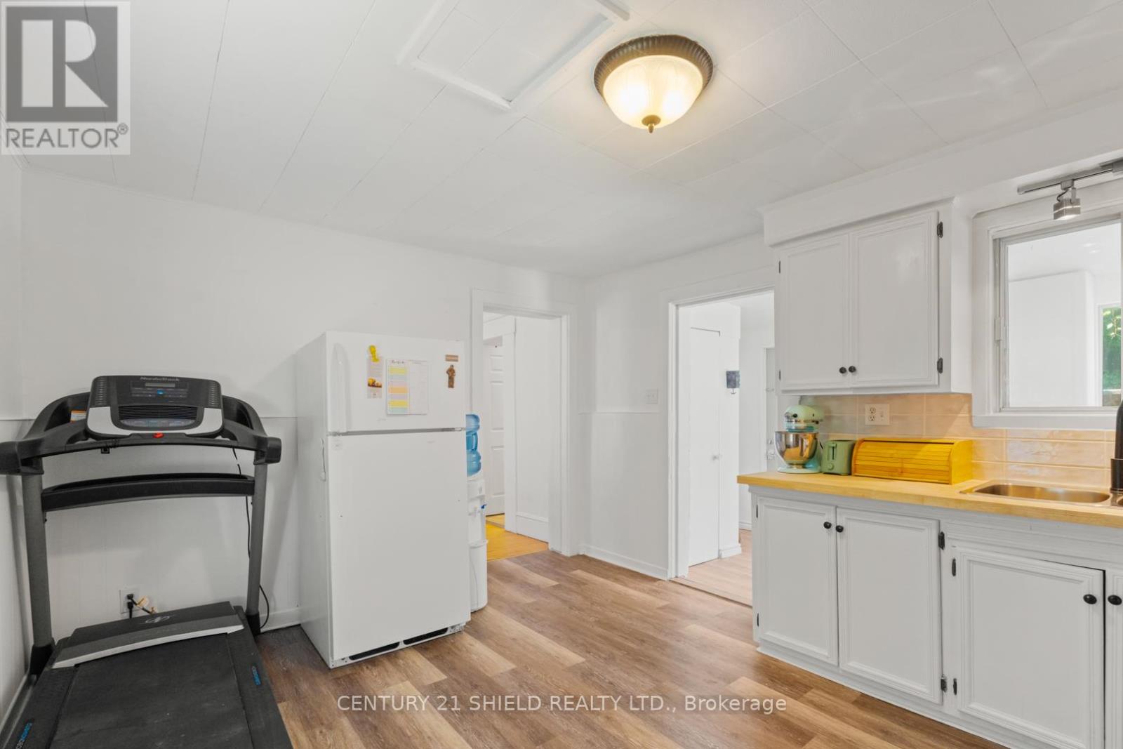 Photo 23 of 415 Water Street E, Cornwall ON