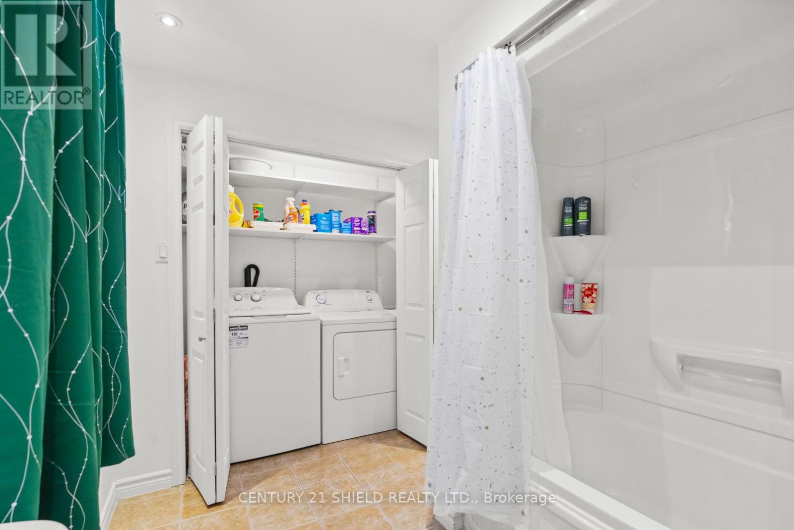 Photo 25 of 415 Water Street E, Cornwall ON