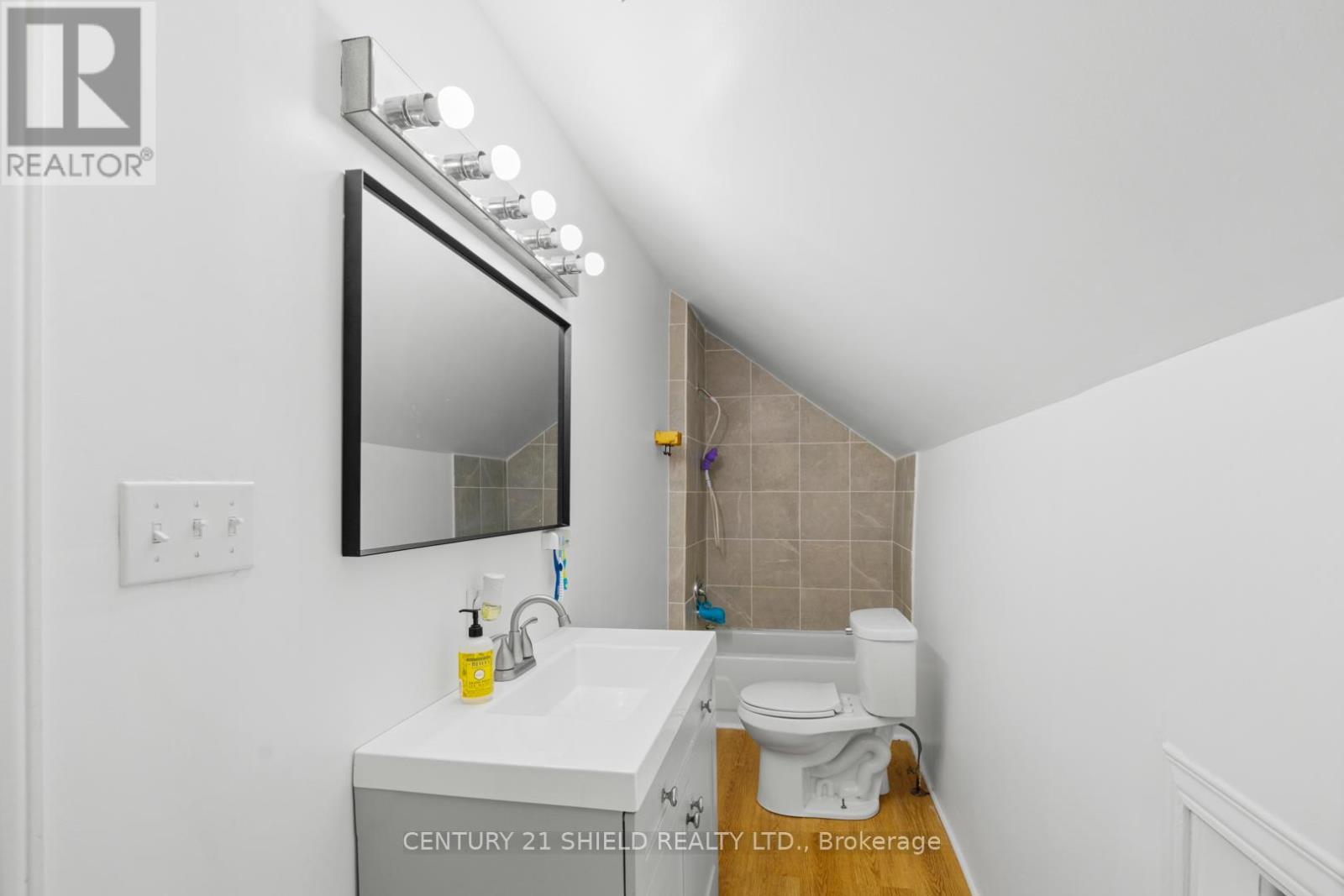 Photo 34 of 415 Water Street E, Cornwall ON