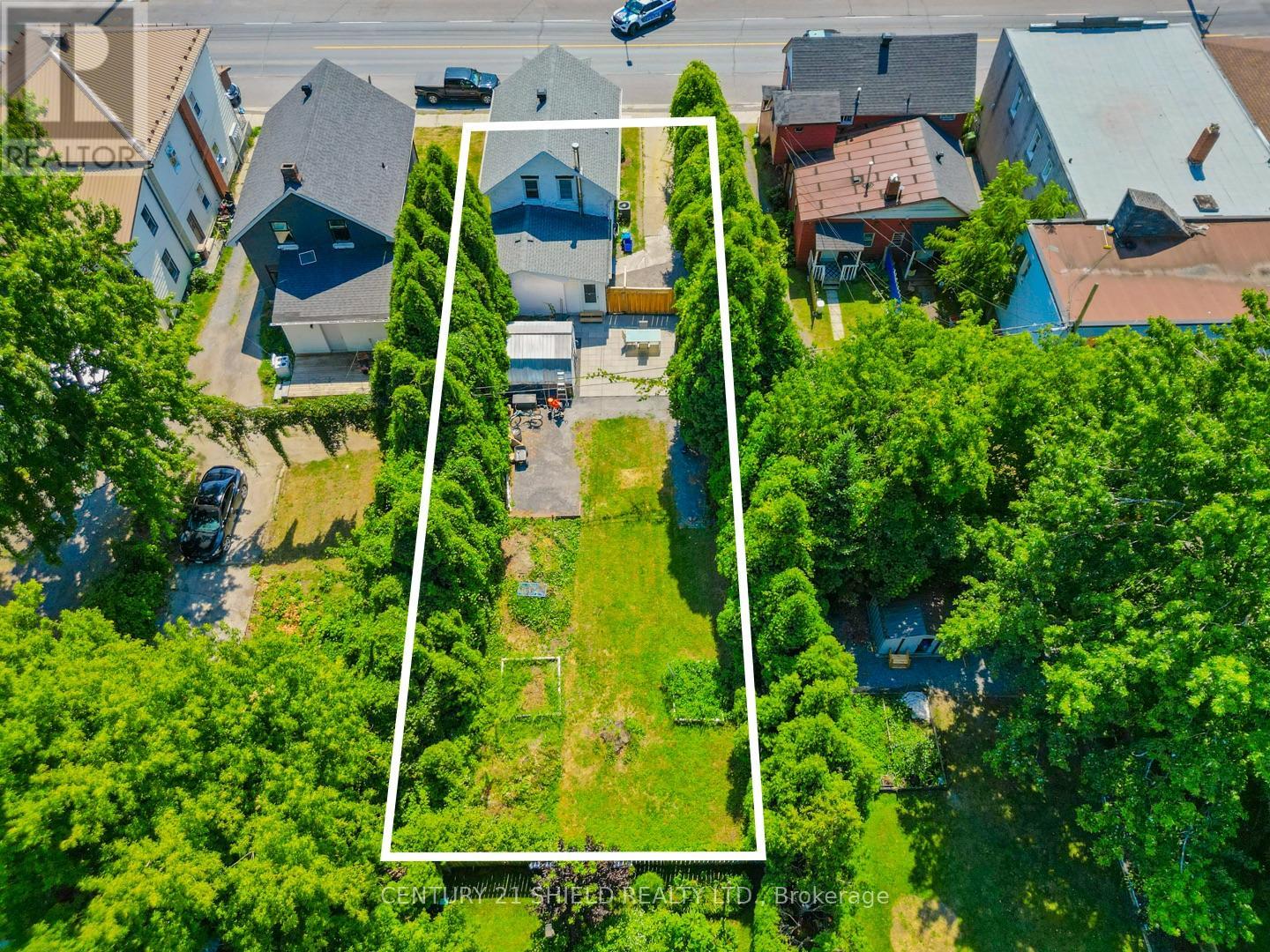 Photo 8 of 415 Water Street E, Cornwall ON
