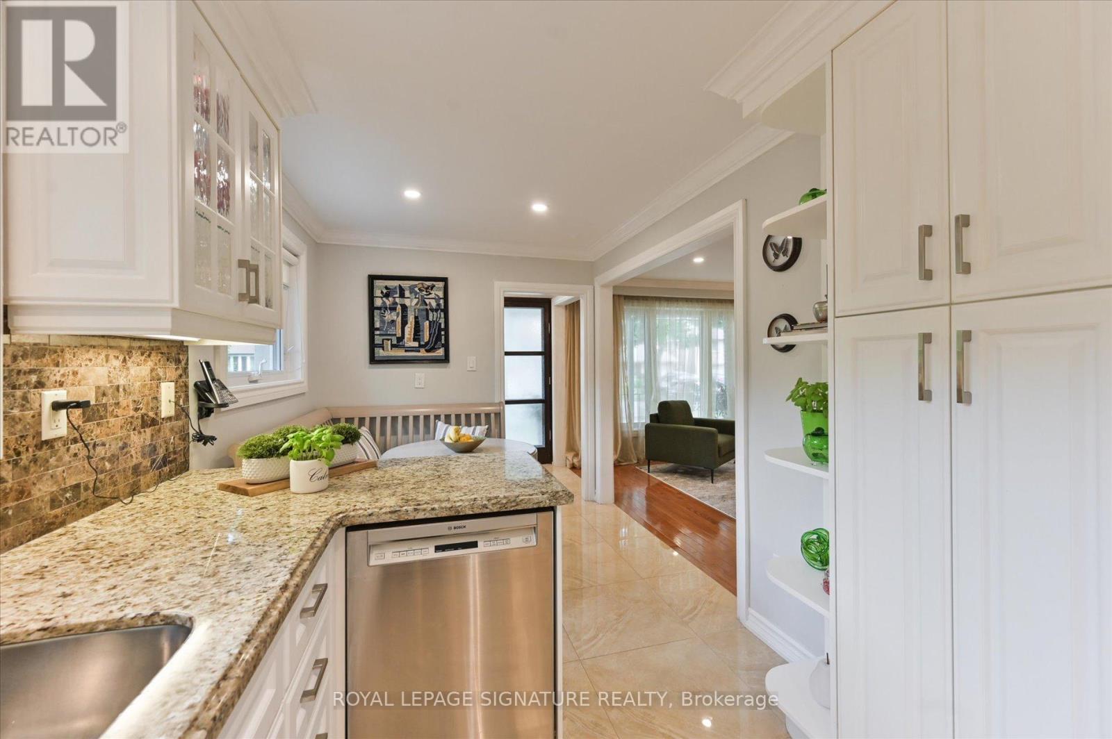 Photo 13 of 113 Carsbrooke Road, Toronto ON