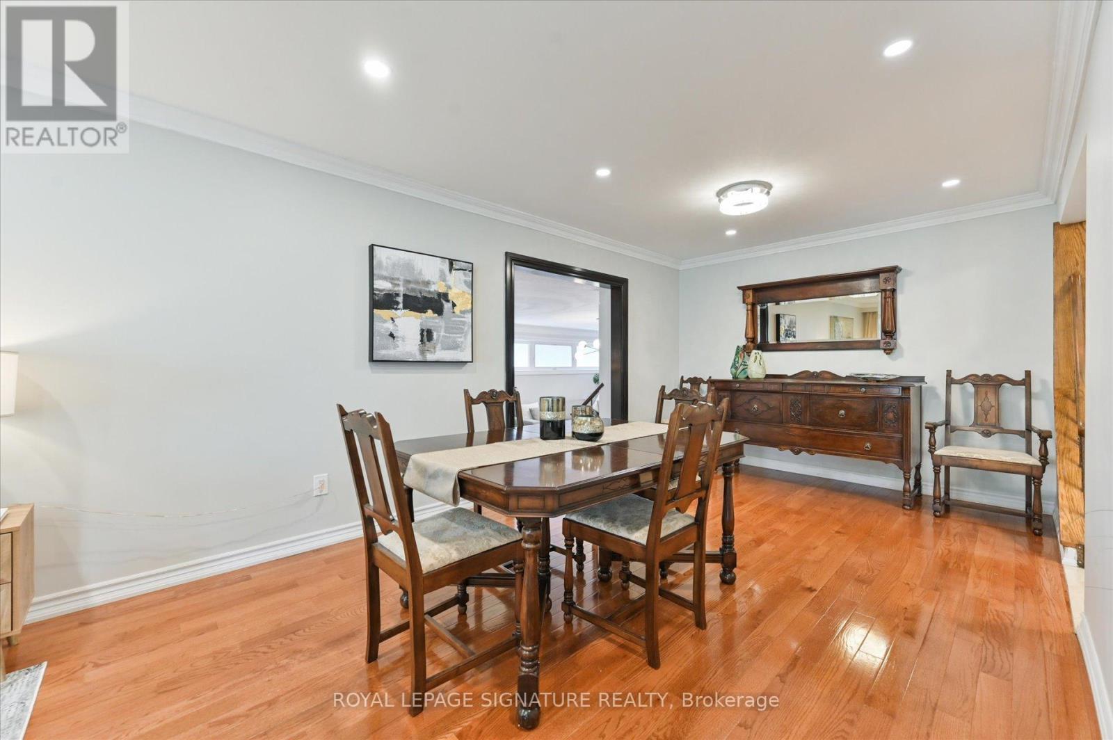 Photo 16 of 113 Carsbrooke Road, Toronto ON