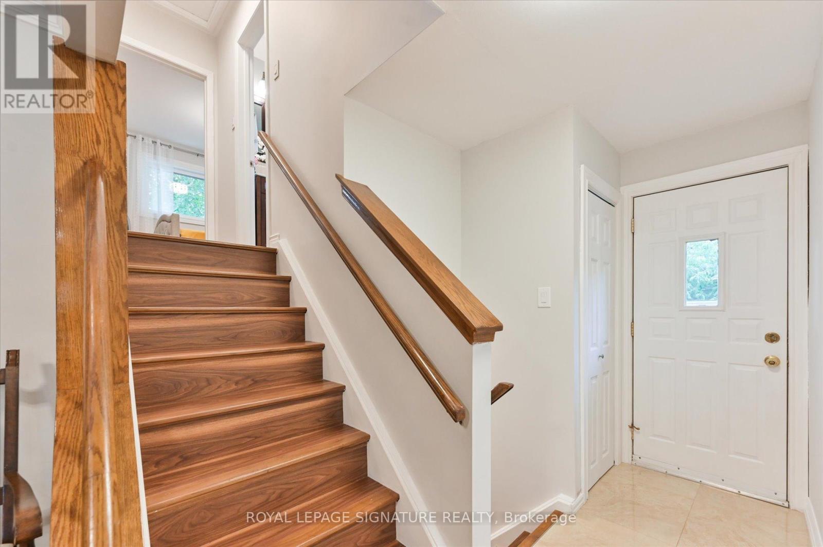 Photo 23 of 113 Carsbrooke Road, Toronto ON
