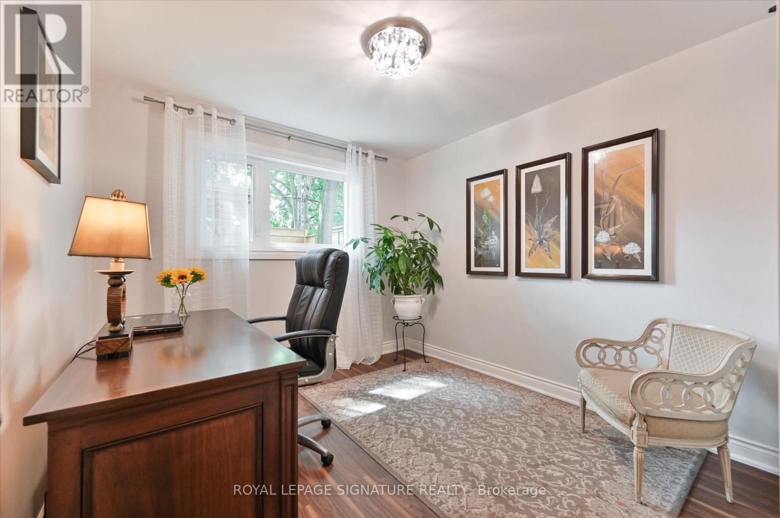 Photo 28 of 113 Carsbrooke Road, Toronto ON