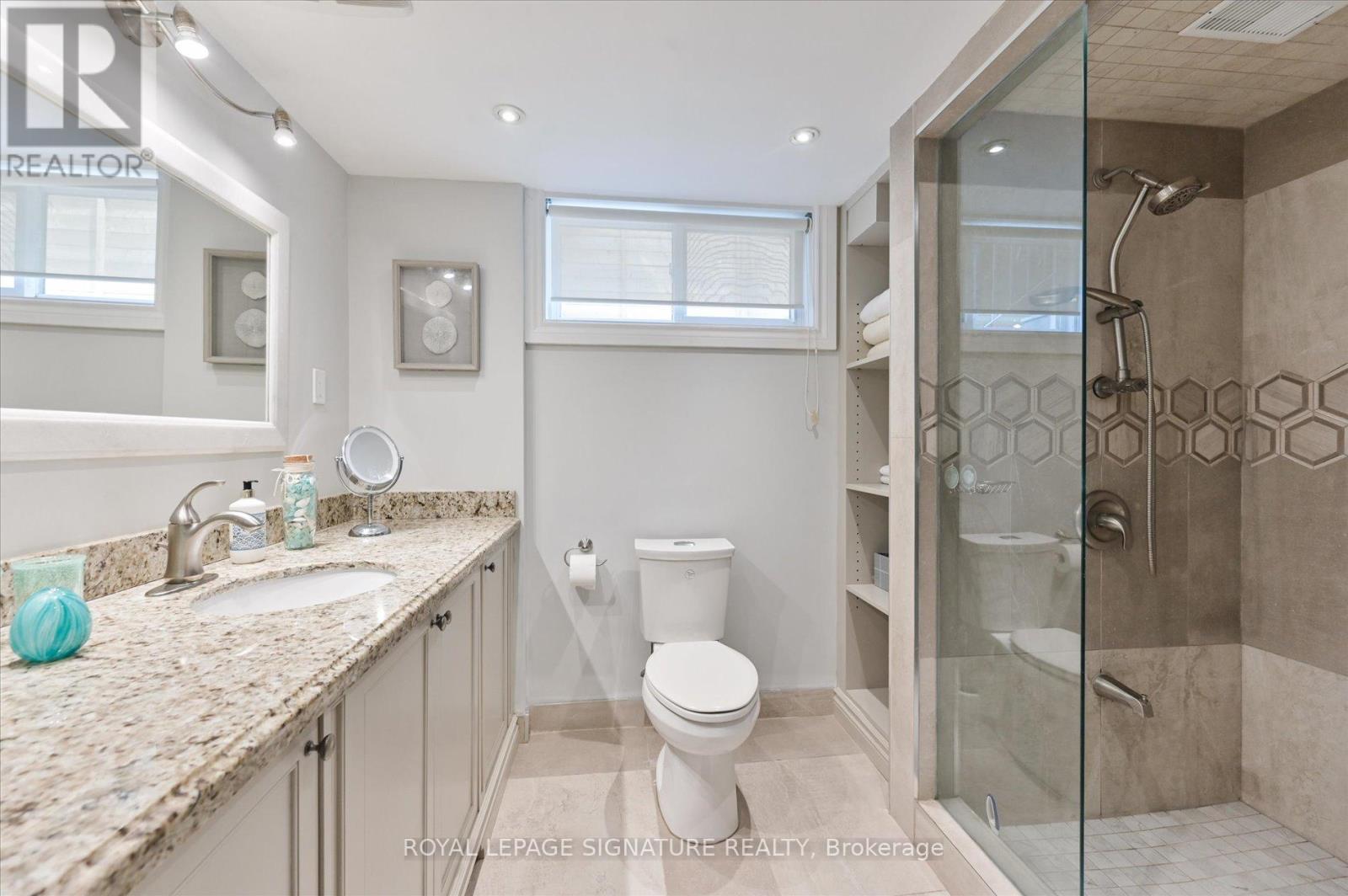Photo 37 of 113 Carsbrooke Road, Toronto ON