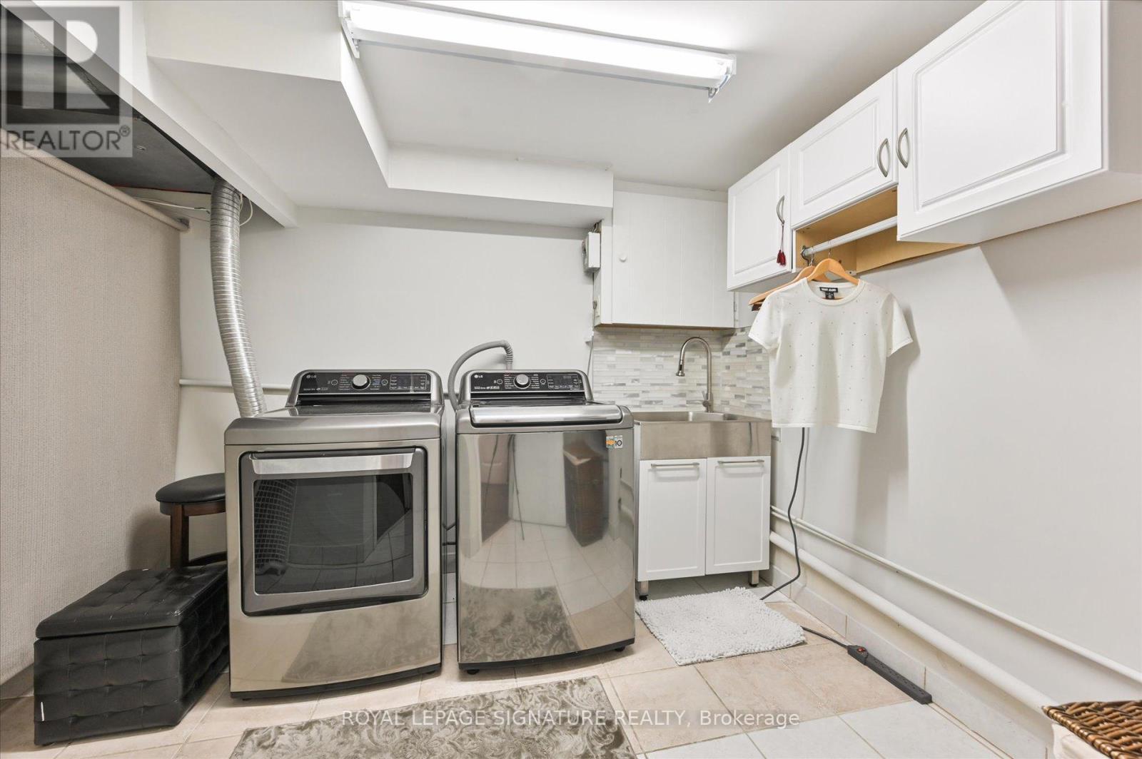Photo 38 of 113 Carsbrooke Road, Toronto ON