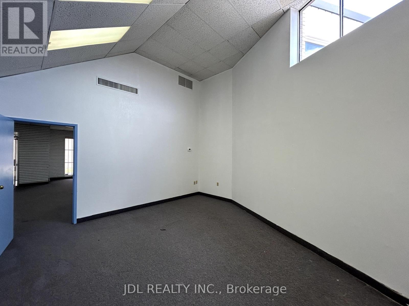 Photo 5 of 7 1291 Matheson Boulevard E, Mississauga ON