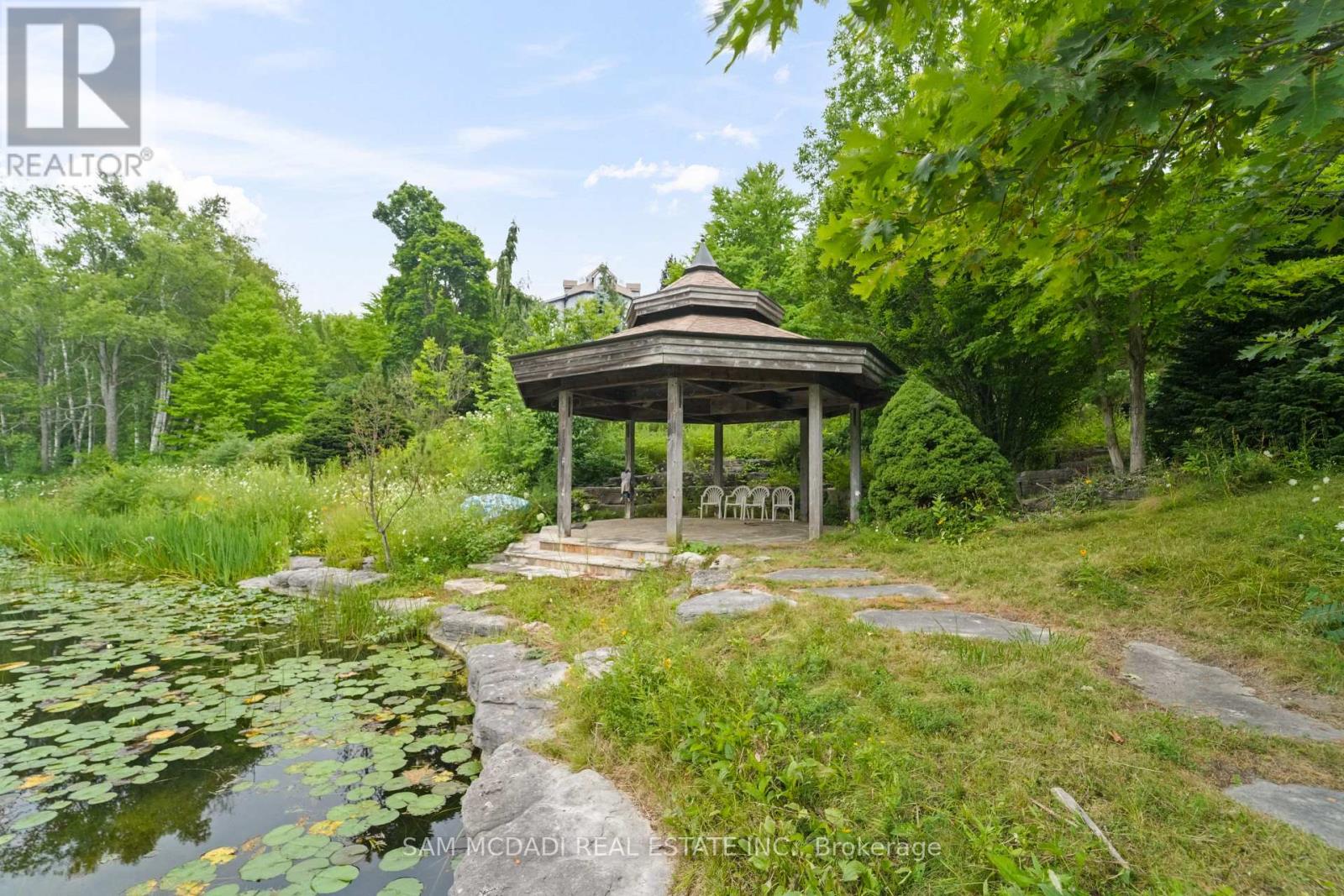 Photo 8 of 9 Flaherty Lane, Caledon ON