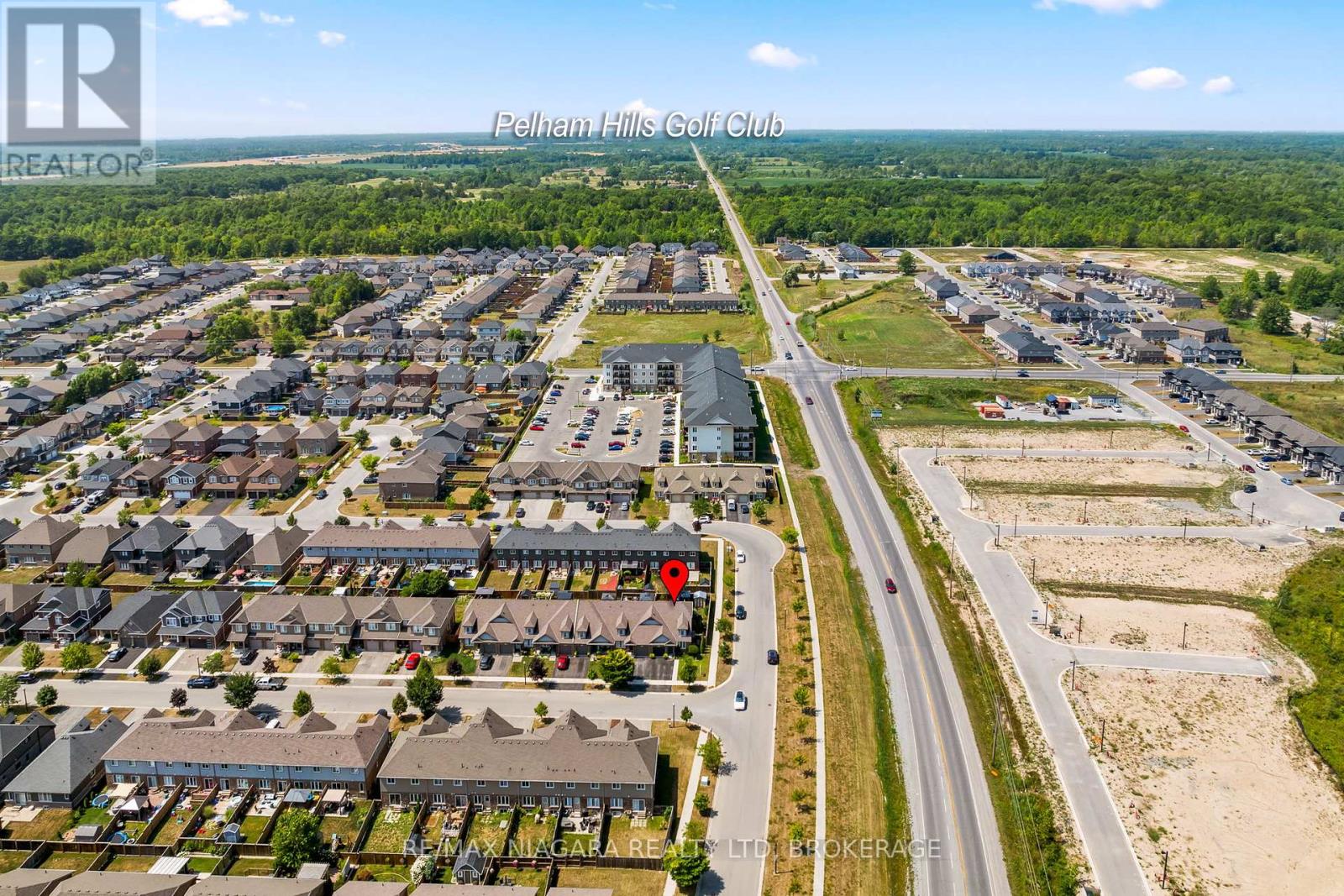 Photo 2 of 149 Roselawn Crescent, Welland ON