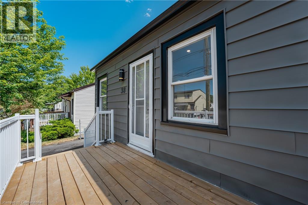 Photo 6 of 38 Parkview Road, St Catharines ON