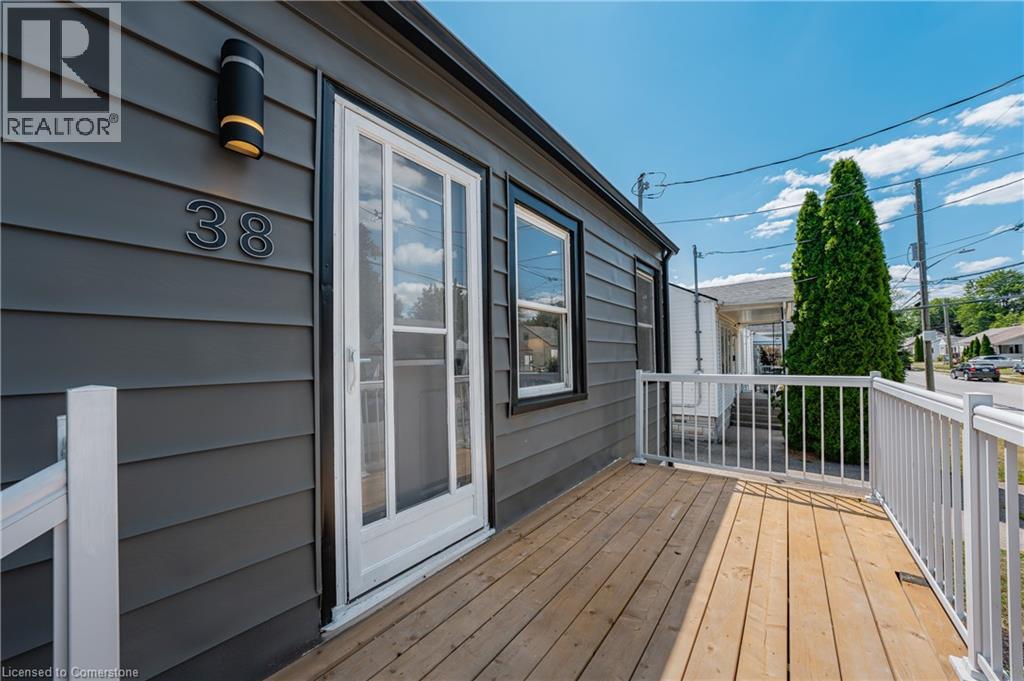 Photo 5 of 38 Parkview Road, St Catharines ON