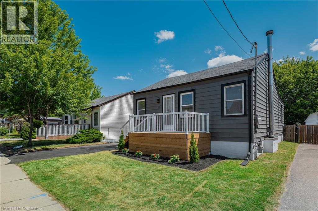 Photo 3 of 38 Parkview Road, St Catharines ON