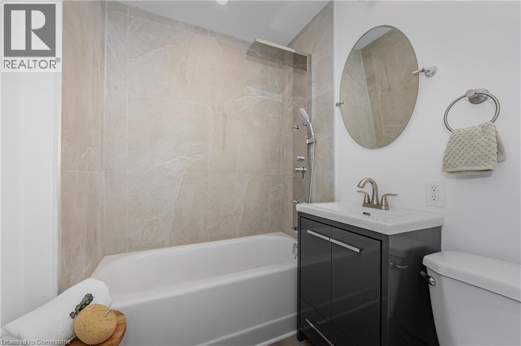 Photo 15 of 38 Parkview Road, St Catharines ON