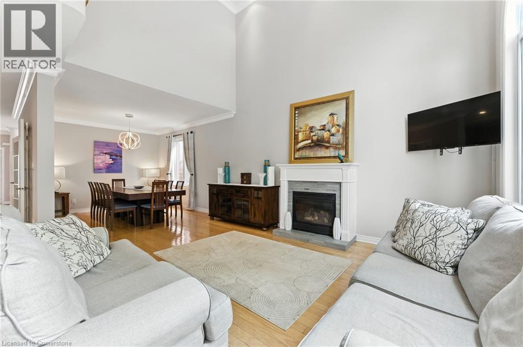 Photo 10 of 2465 Whistling Springs Crescent, Oakville ON