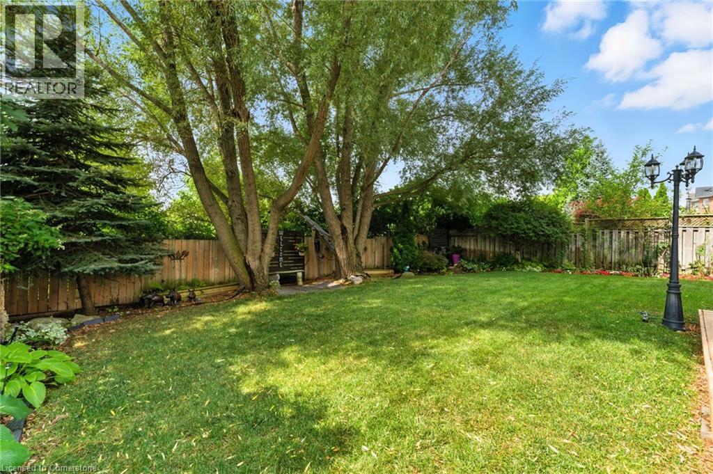 Photo 34 of 2465 Whistling Springs Crescent, Oakville ON