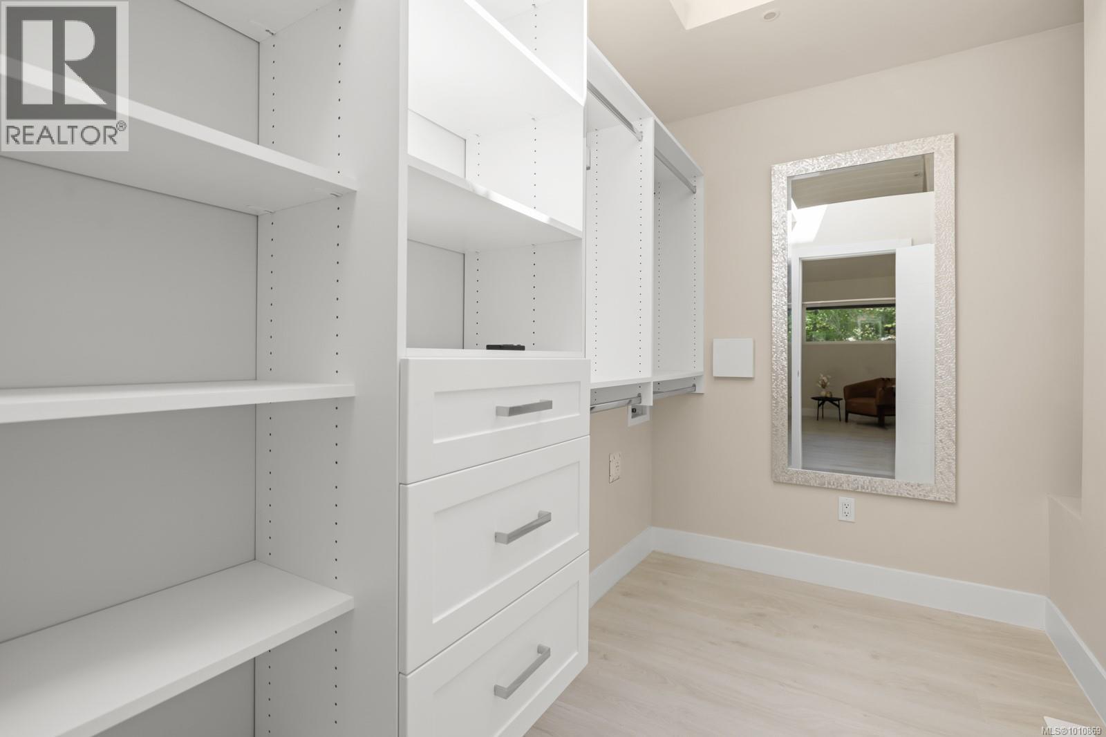 Photo 27 of 969 Sunnywood Crt, Saanich BC