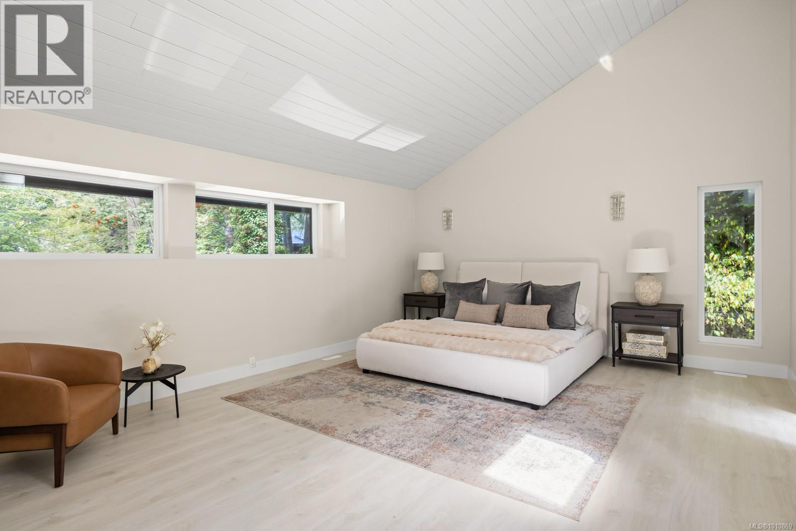 Photo 19 of 969 Sunnywood Crt, Saanich BC