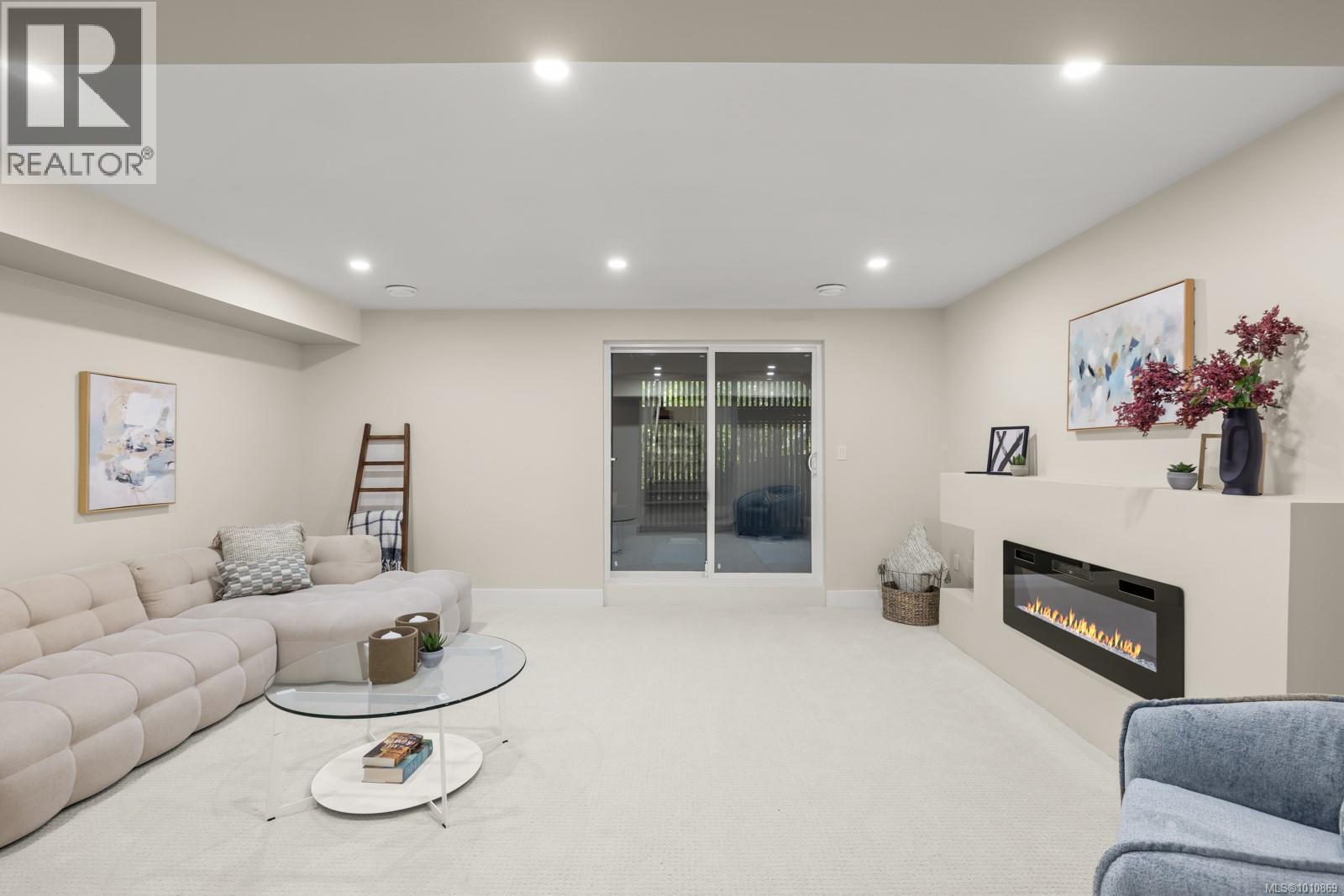 Photo 28 of 969 Sunnywood Crt, Saanich BC