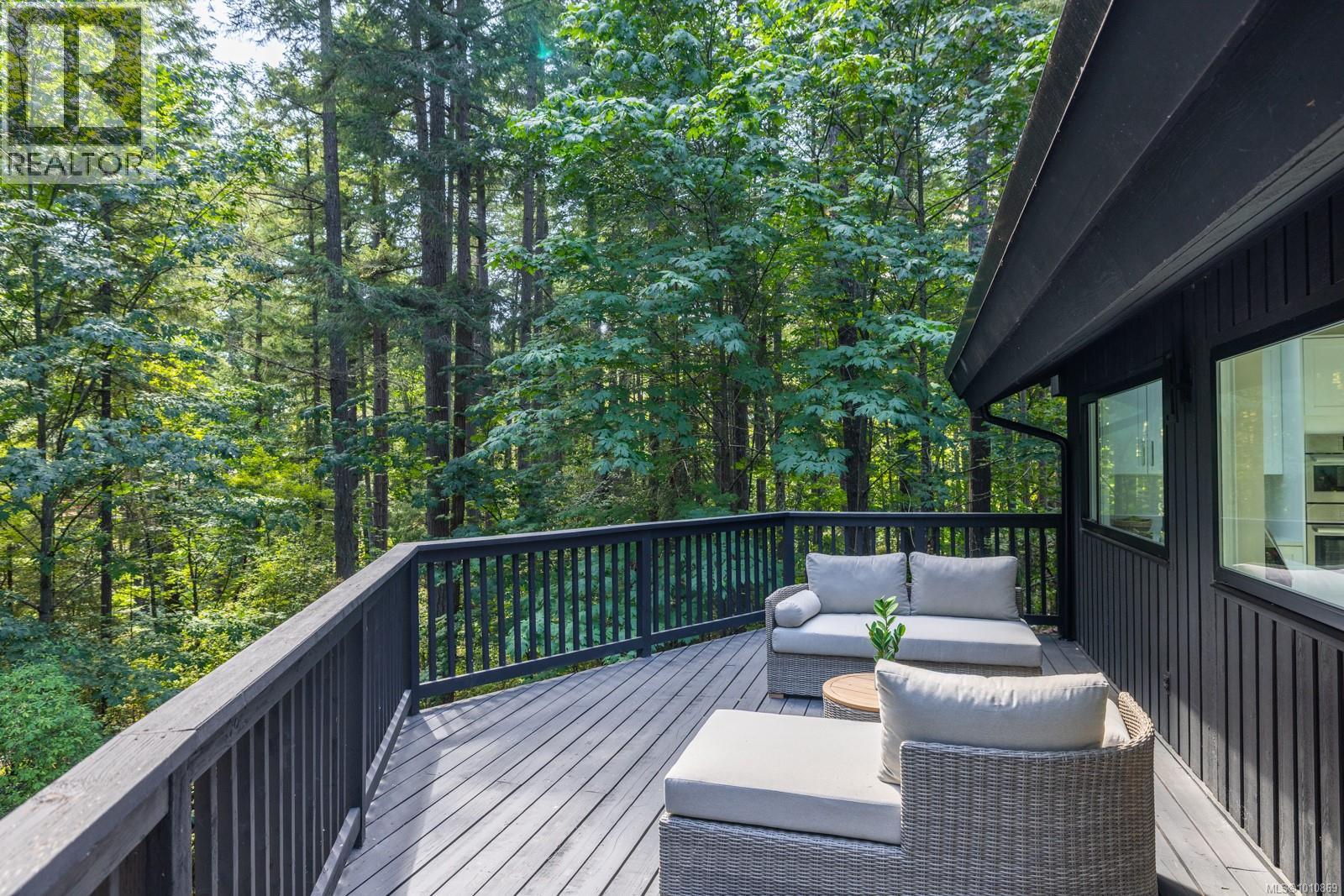 Photo 36 of 969 Sunnywood Crt, Saanich BC