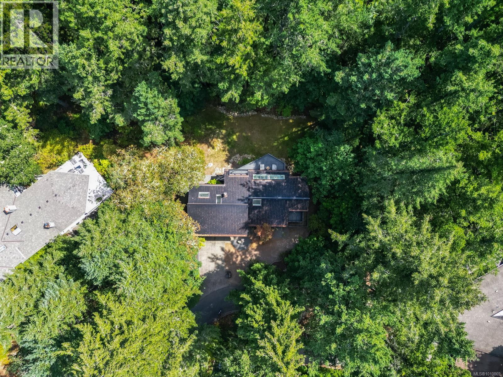 Photo 41 of 969 Sunnywood Crt, Saanich BC