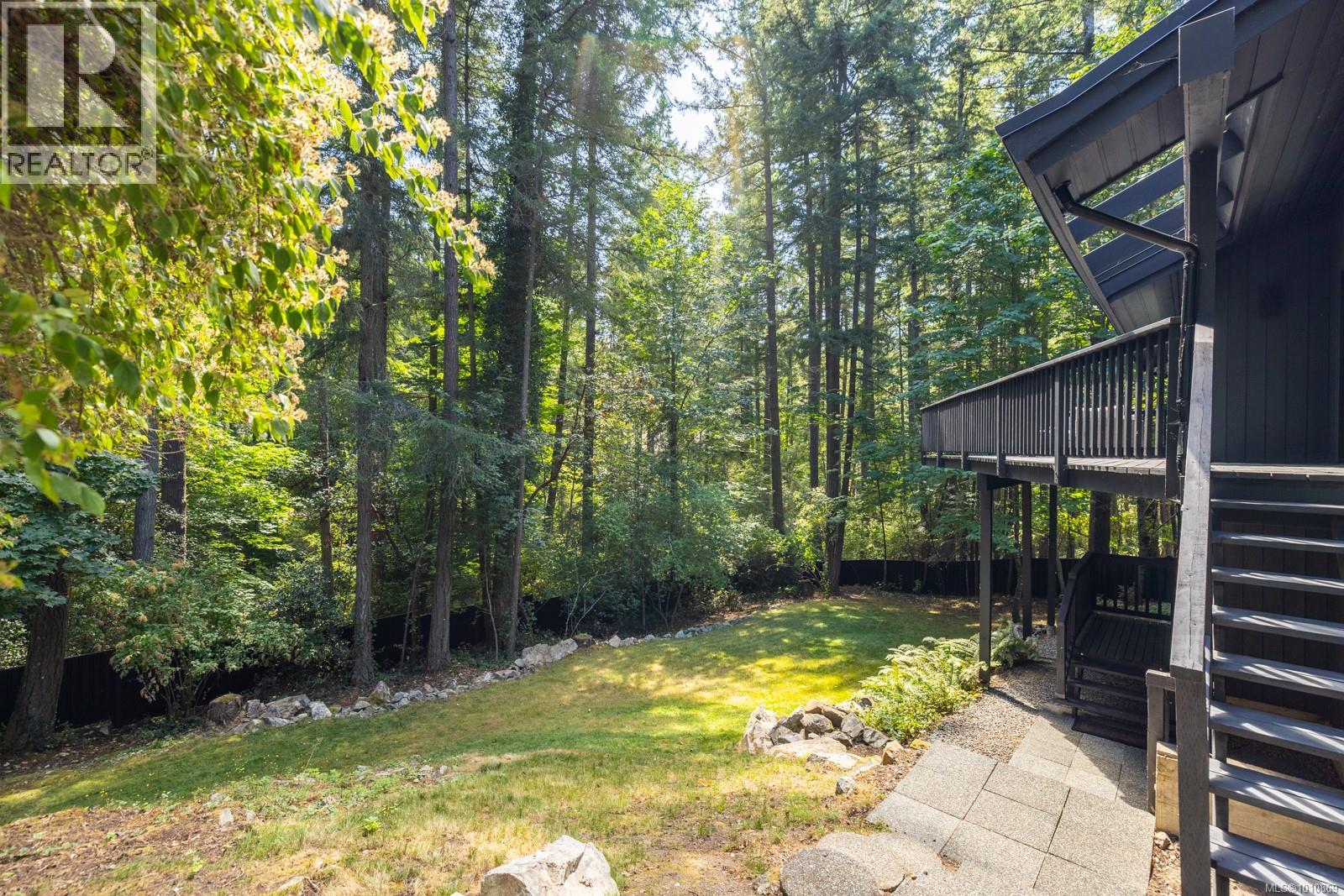 Photo 39 of 969 Sunnywood Crt, Saanich BC