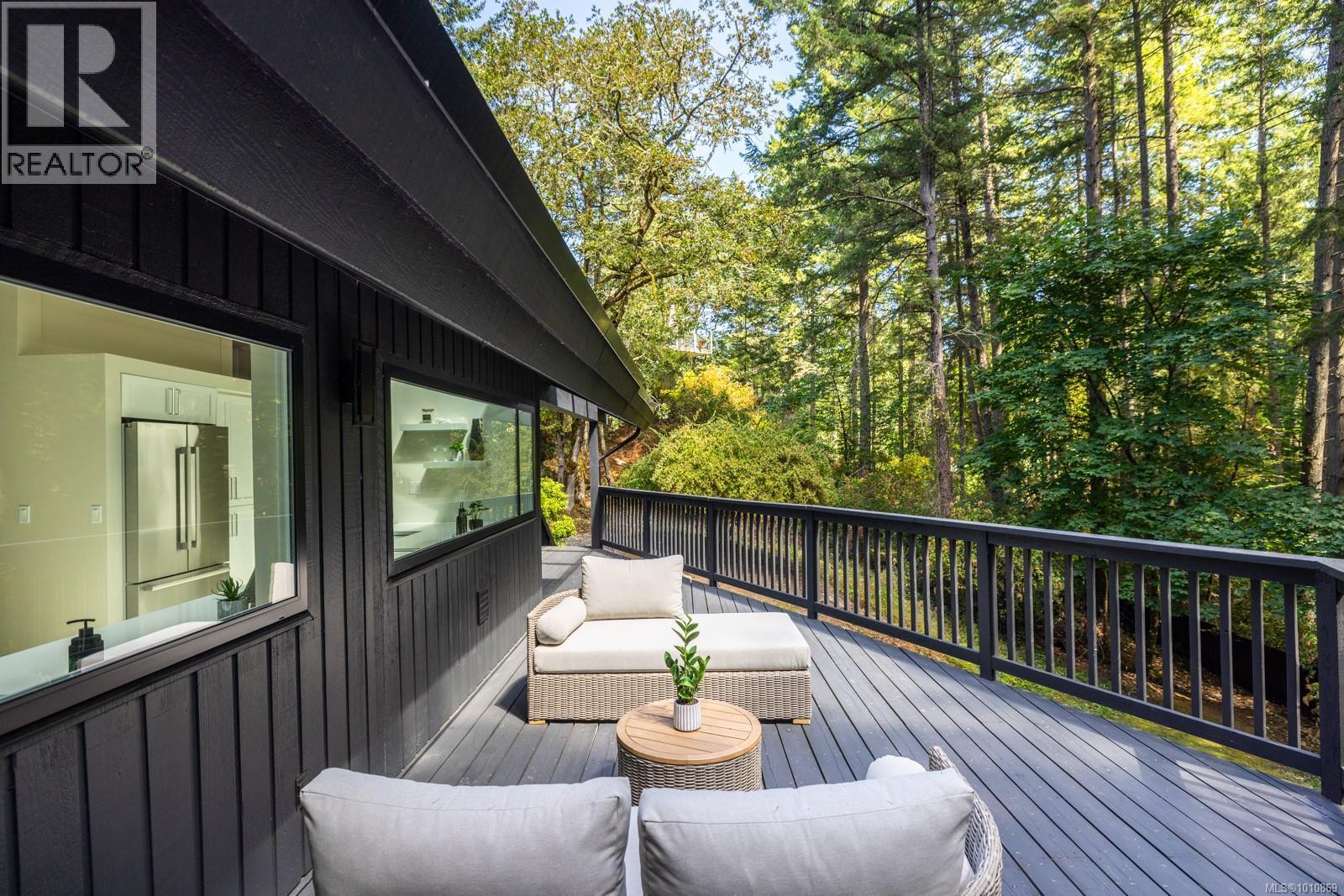 Photo 37 of 969 Sunnywood Crt, Saanich BC