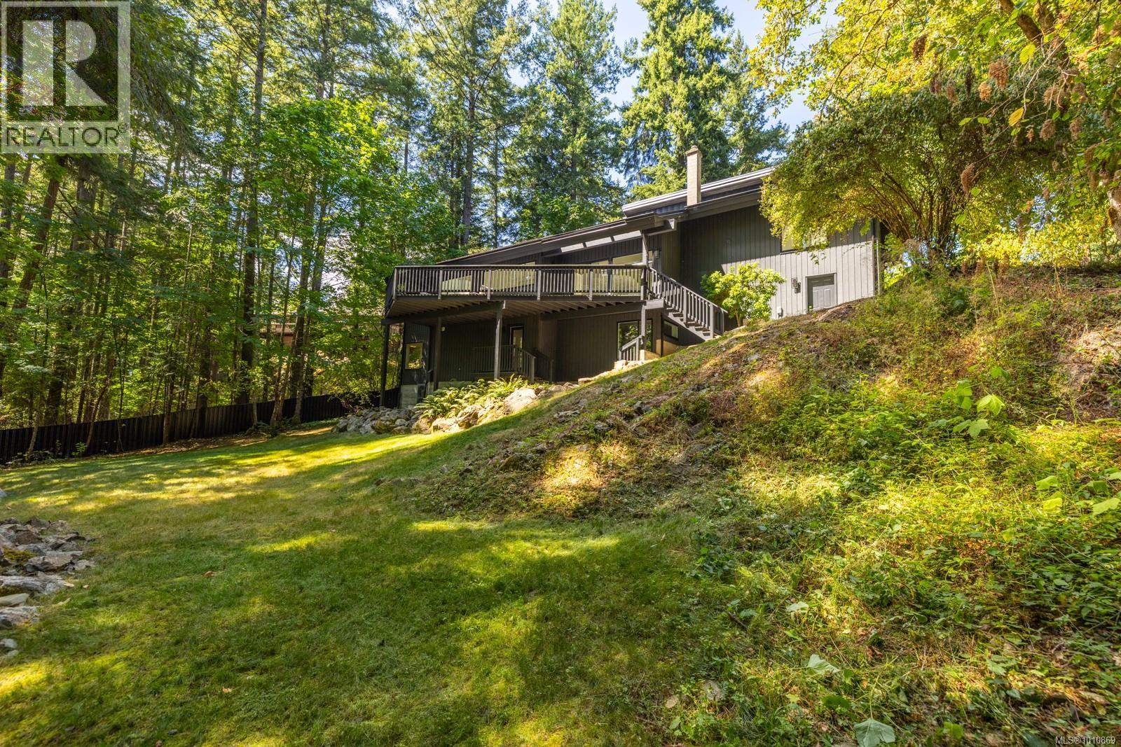 Photo 40 of 969 Sunnywood Crt, Saanich BC