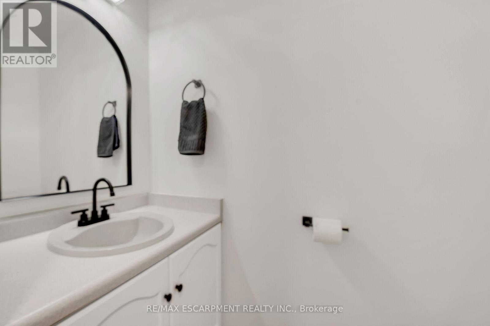Photo 19 of 4473 Christopher Court, Lincoln ON