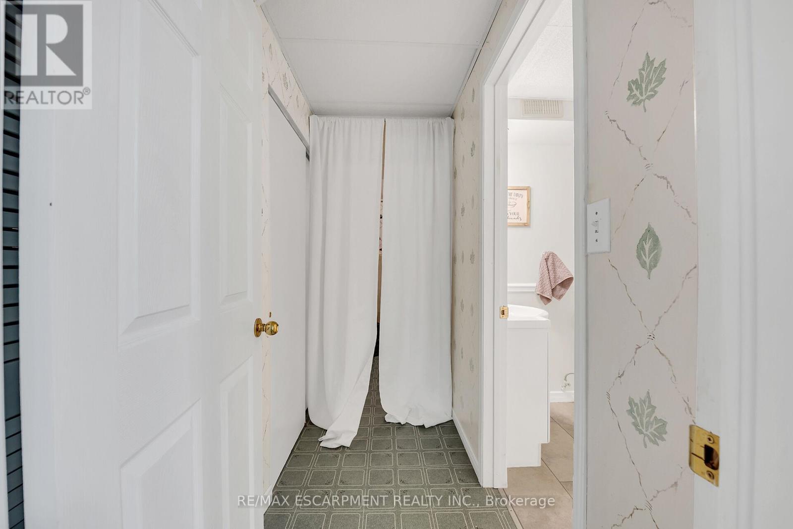 Photo 47 of 4473 Christopher Court, Lincoln ON