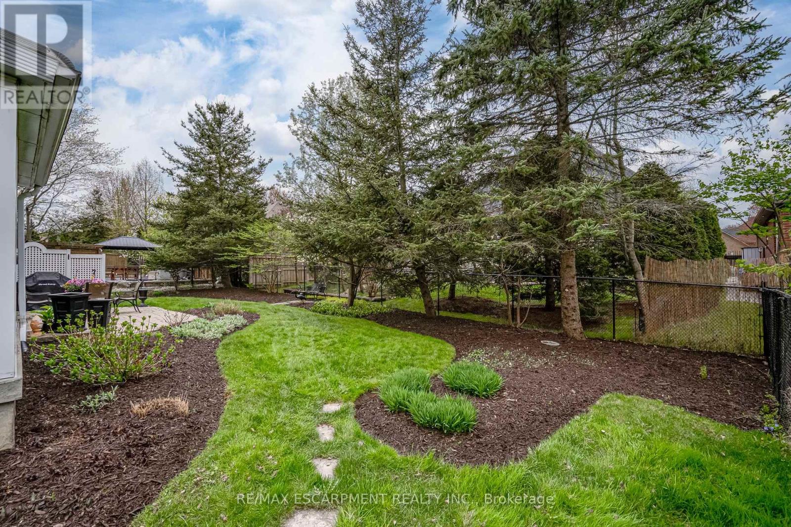 Photo 2 of 148 Foxridge Drive, Hamilton ON