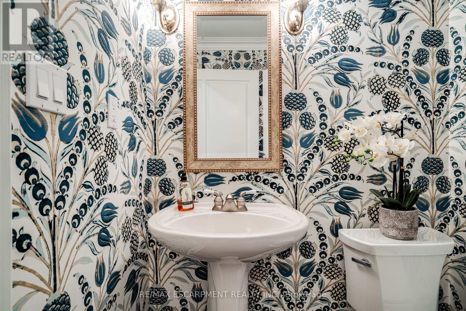 Photo 3 of 148 Foxridge Drive, Hamilton ON