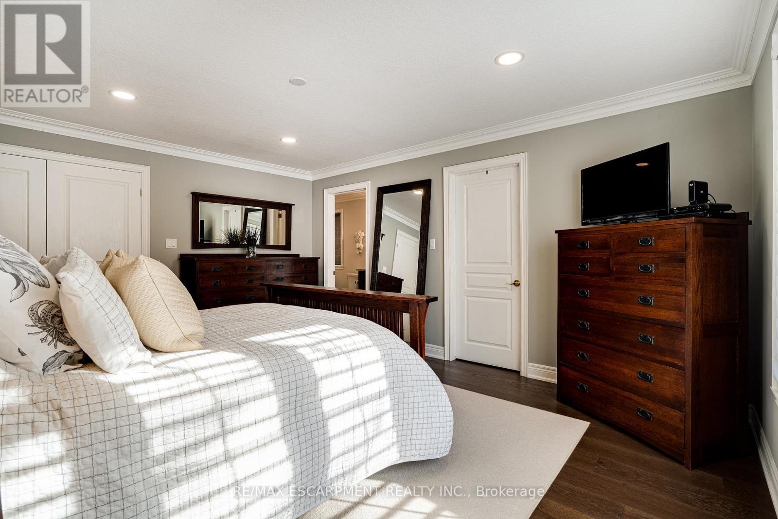 Photo 34 of 148 Foxridge Drive, Hamilton ON