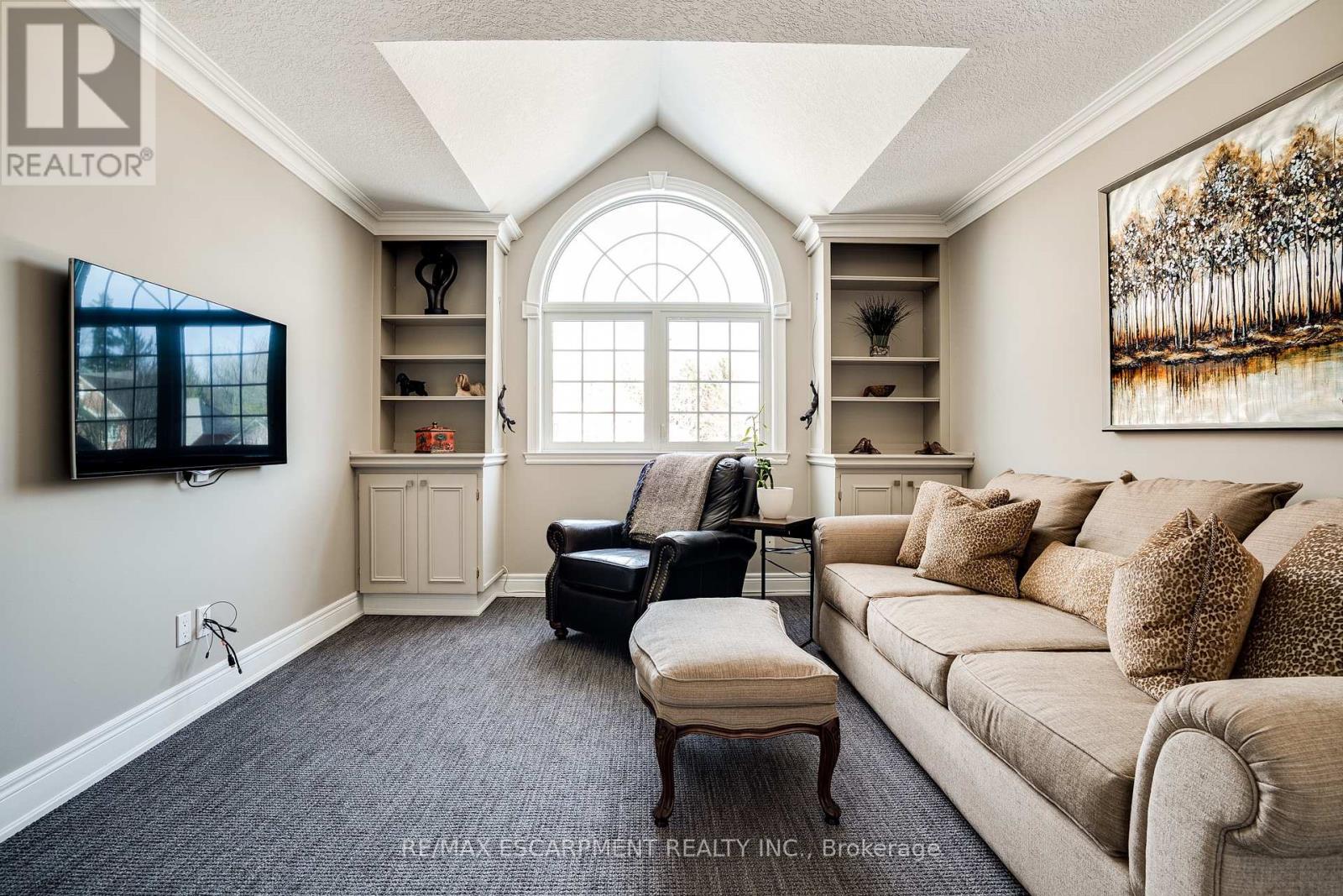 Photo 12 of 148 Foxridge Drive, Hamilton ON