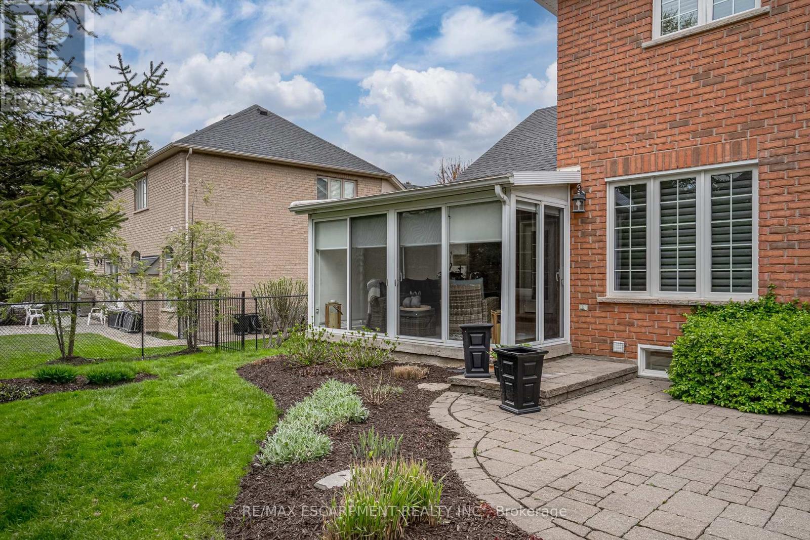 Photo 11 of 148 Foxridge Drive, Hamilton ON