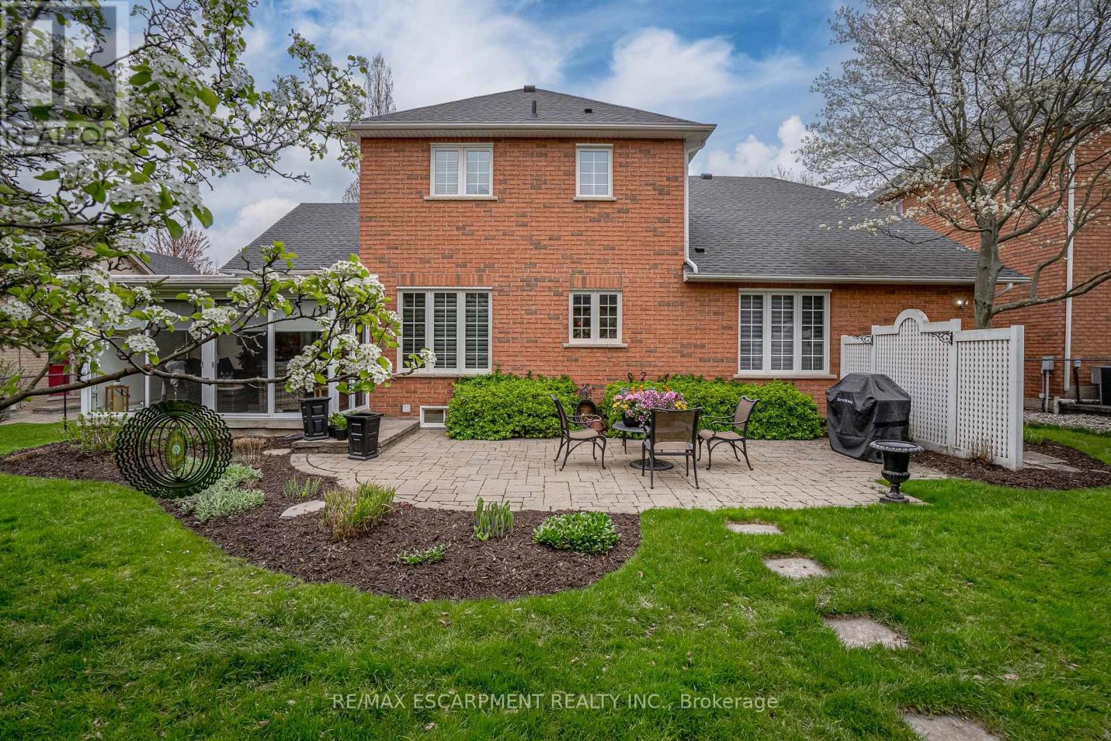Photo 13 of 148 Foxridge Drive, Hamilton ON