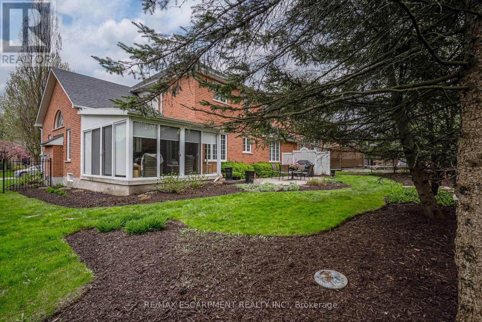 Photo 48 of 148 Foxridge Drive, Hamilton ON