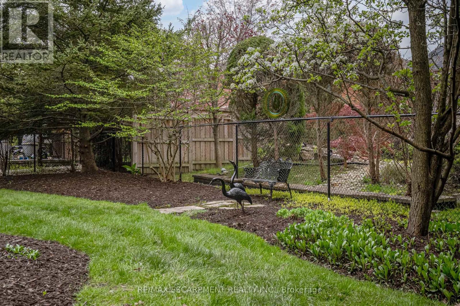 Photo 7 of 148 Foxridge Drive, Hamilton ON