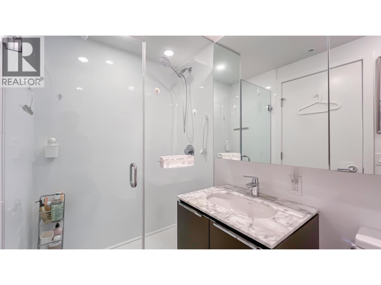 Photo 9 of 1302 5233 Gilbert Road, Richmond BC