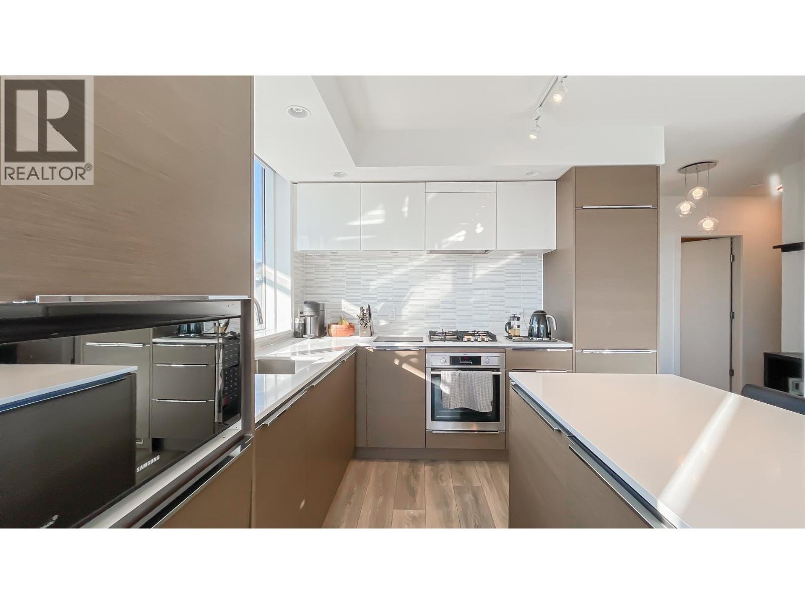 Photo 12 of 1302 5233 Gilbert Road, Richmond BC
