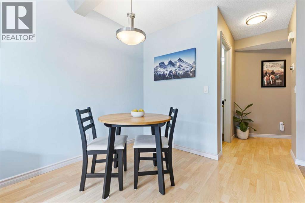 Photo 23 of 60 Country Hills Villas Nw, Calgary AB