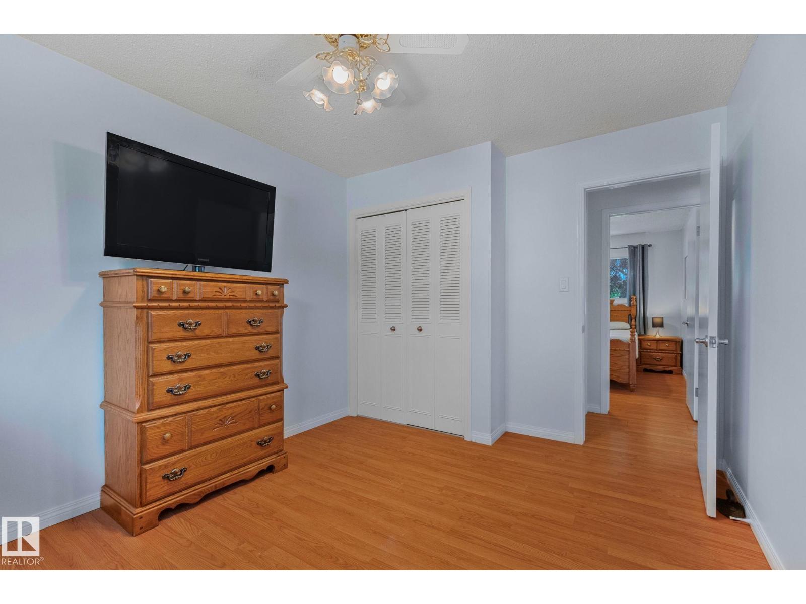 Photo 15 of 14815 96 St Nw, Edmonton AB