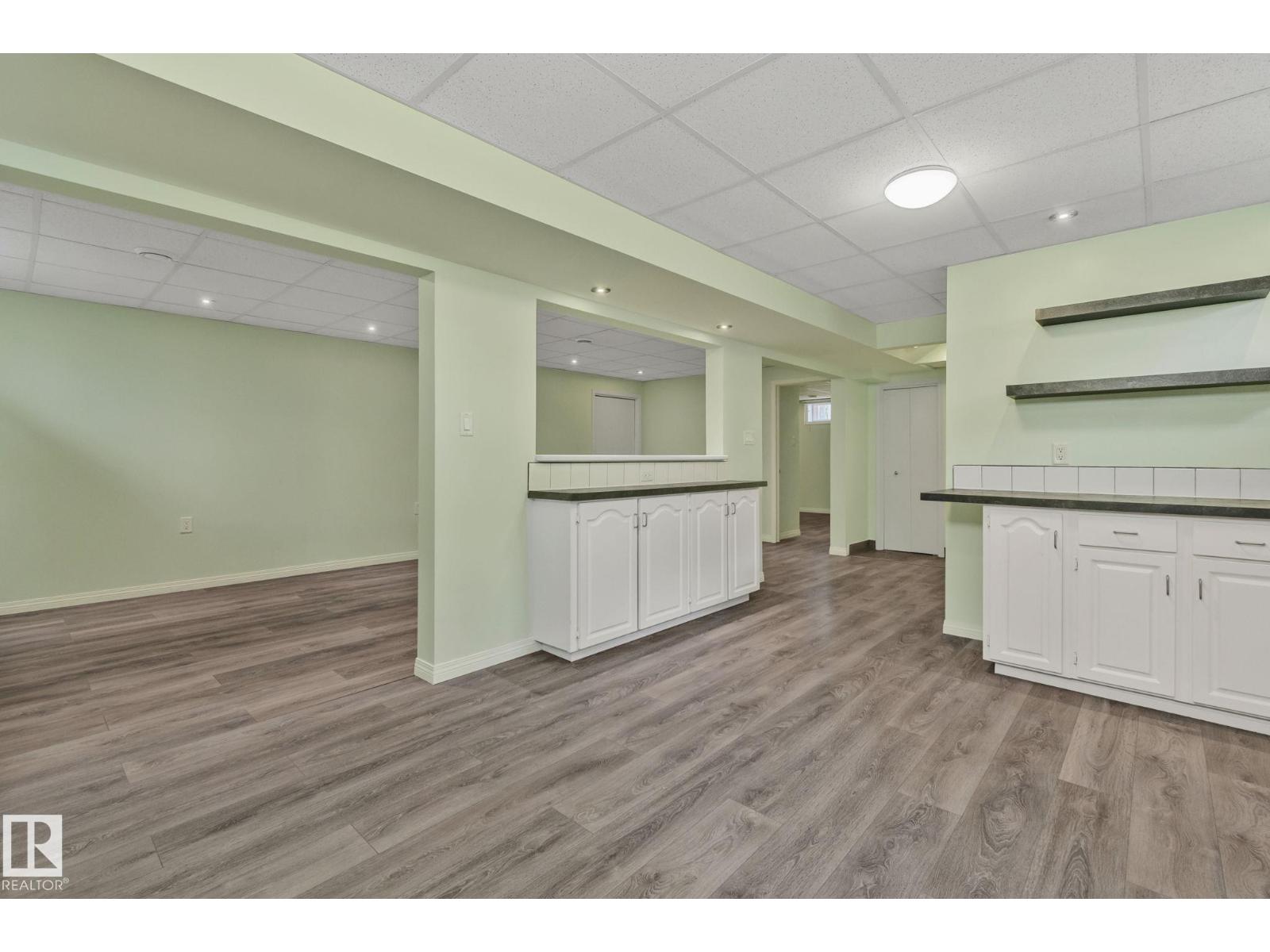 Photo 20 of 14815 96 St Nw, Edmonton AB