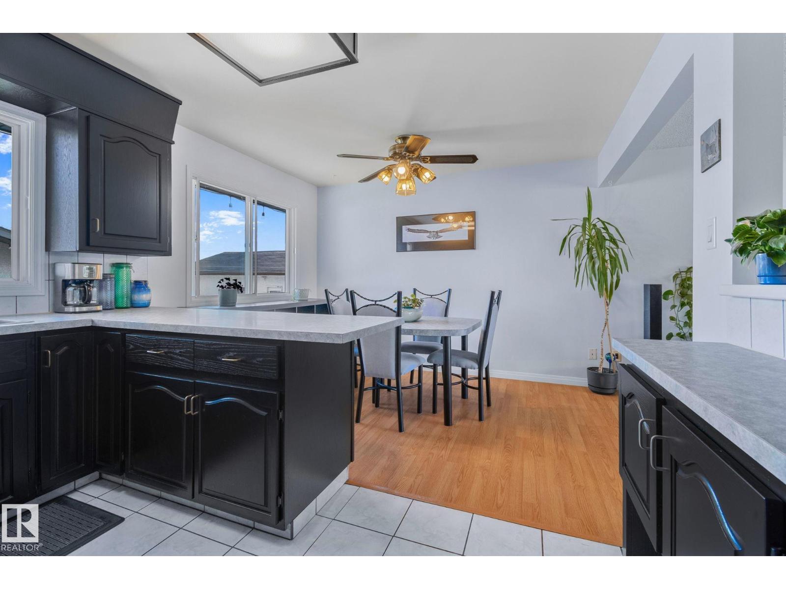 Photo 7 of 14815 96 St Nw, Edmonton AB
