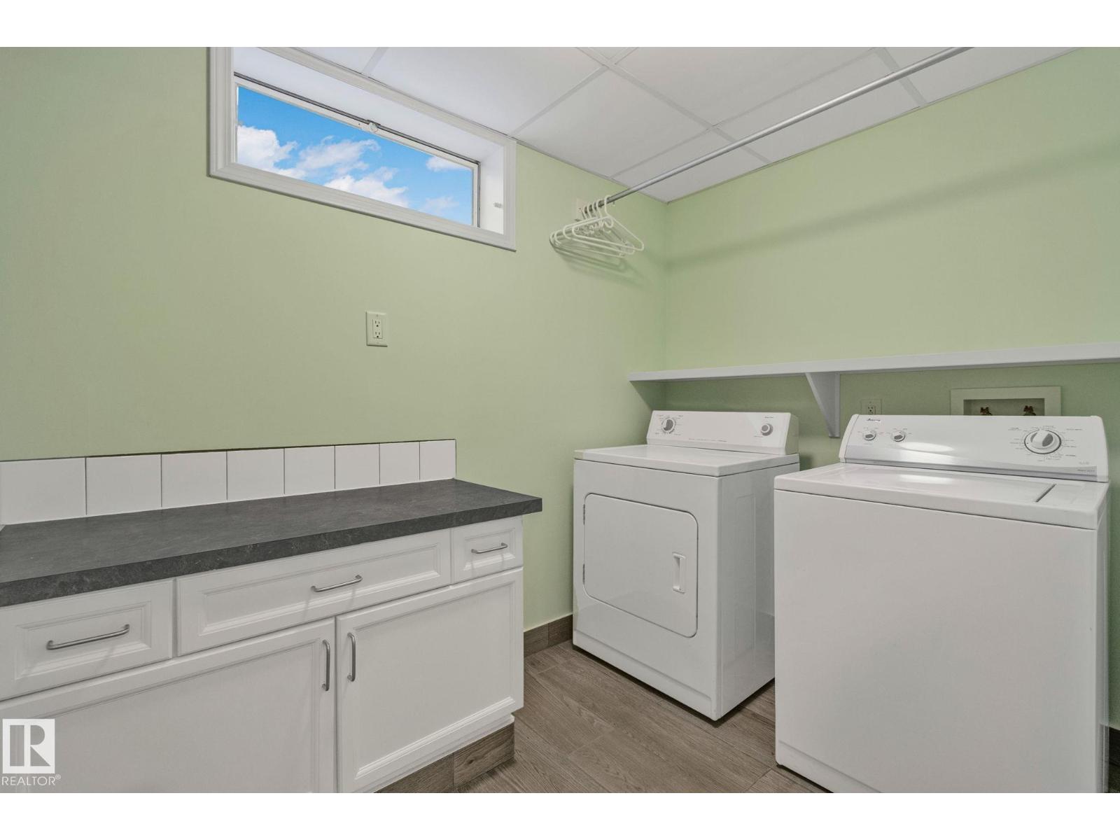Photo 29 of 14815 96 St Nw, Edmonton AB